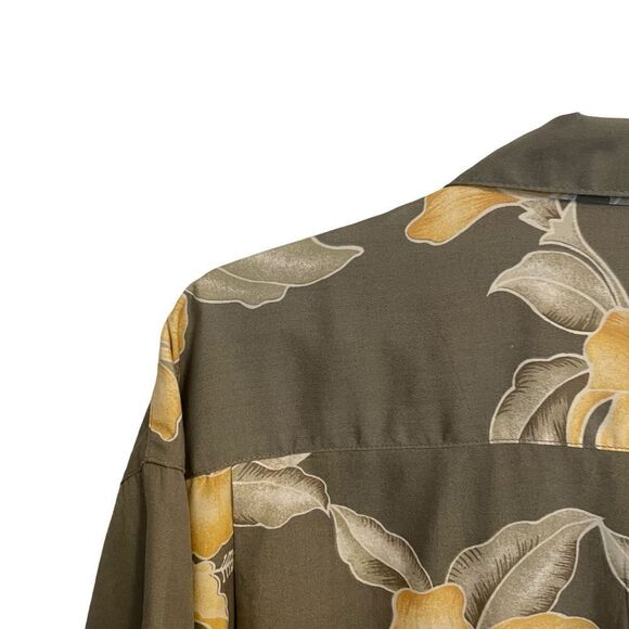 Tommy Bahama Rayon Floral Hawaiin Button-Down Short Sleeve Shirt Size Large - Picture 9 of 9